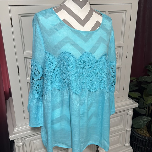 Valerie Stevens Tops - Sky Blue Blouse by Valerie Stevens with Lace Detail on Sleeves & Waist - Size XL